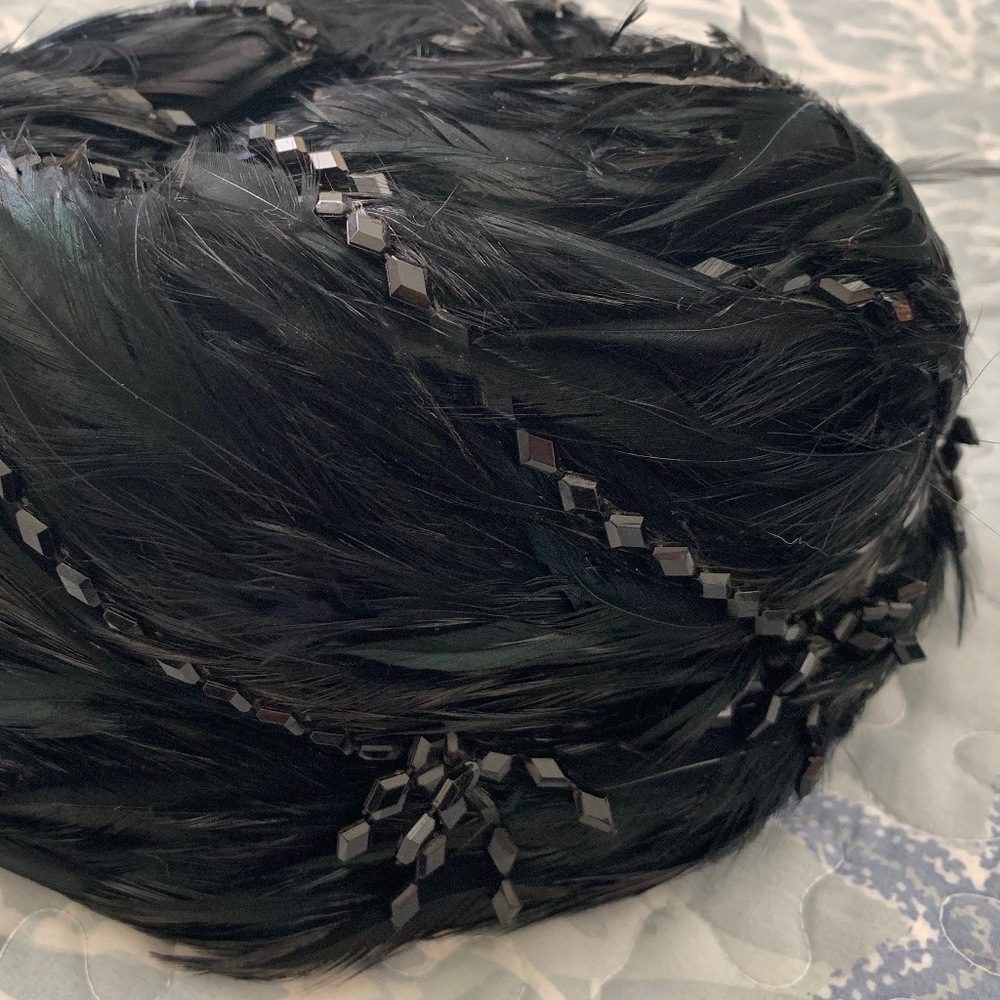 Dior Chapeaux Vintage Ladies Feather & beaded hat